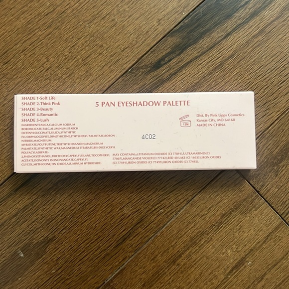 NEW Mauve Me Mini Eyeshadow Palette - Picture 4 of 5